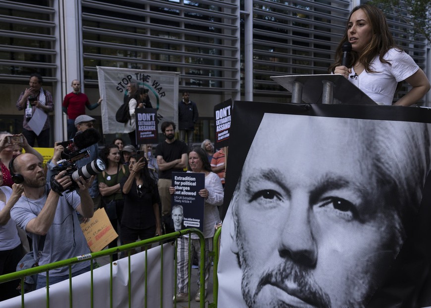 La salun de Assange se deteriora aún más en prisión